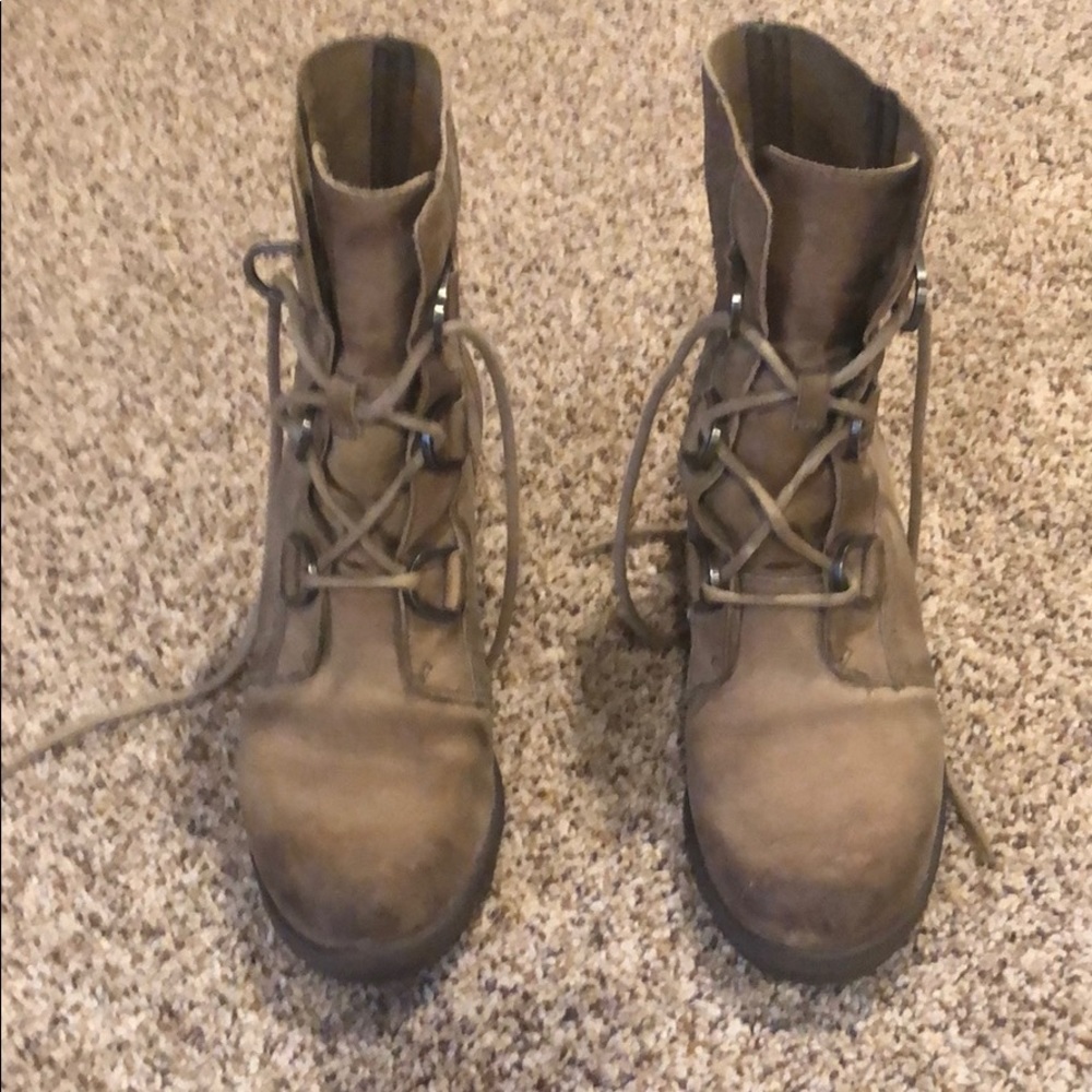 Gently worn Joan of Arctic